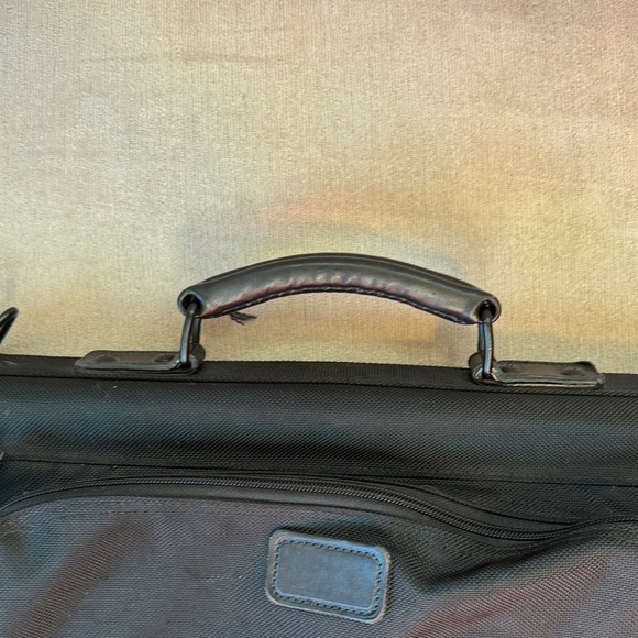 Tumi Black Luggage Travel Bag Durable Nylon - Picture 8 of 14